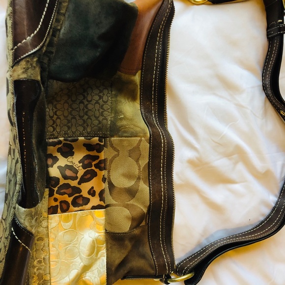 Beautuful Quilted Coach Large One Handle Handbag - Picture 5 of 10